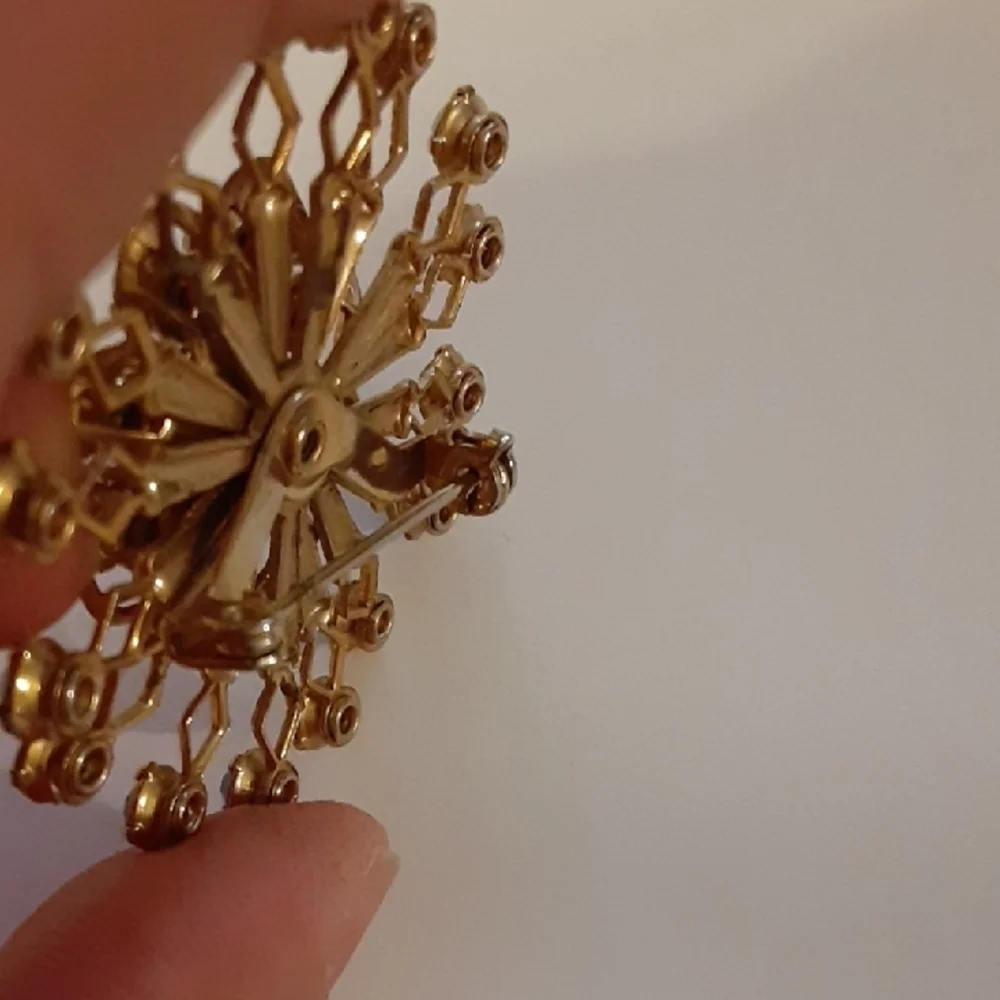 Elegant Aqua Blue Brooch - Picture 5 of 9
